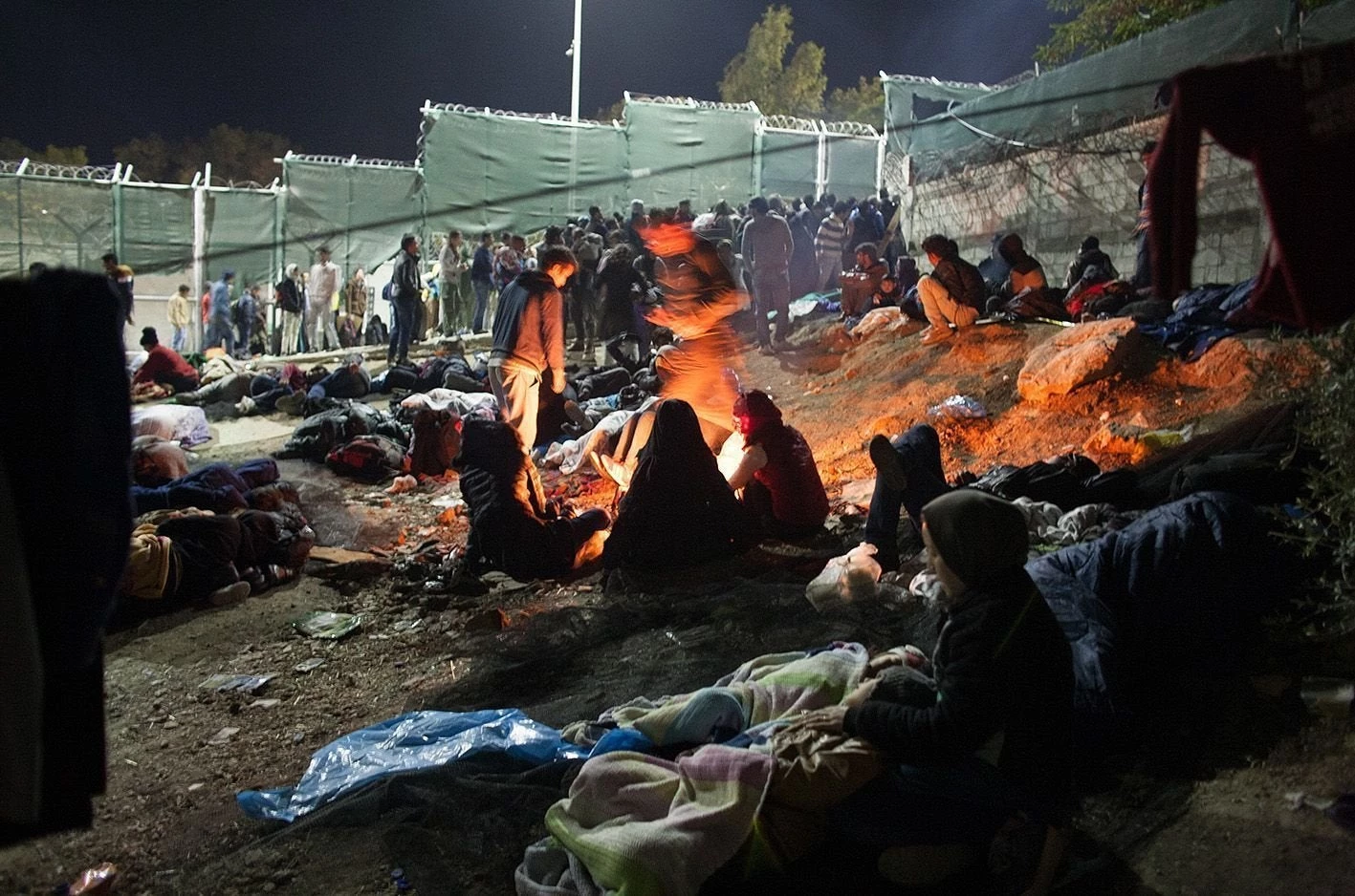 Ρατσισμός κατά των Ελλήνων – Υπ. Παιδείας προς ΕΛΜΕ Λέσβου: «Αφαιρέστε τώρα τον όρο “λάθρο”» – Υπέρ των μεταναστών η κυβέρνηση